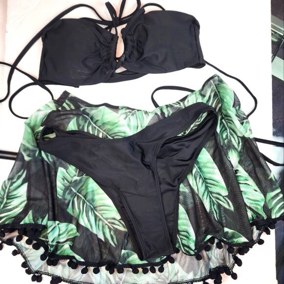 3 Pc.  Black Bikini Set & Green Tropical Skirt Hawaiian Buffet Summer Size M New - Picture 1 of 8